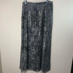 J.R. Nites Woman Formal Long Skirt. Size 14W Beautiful excellent used condition